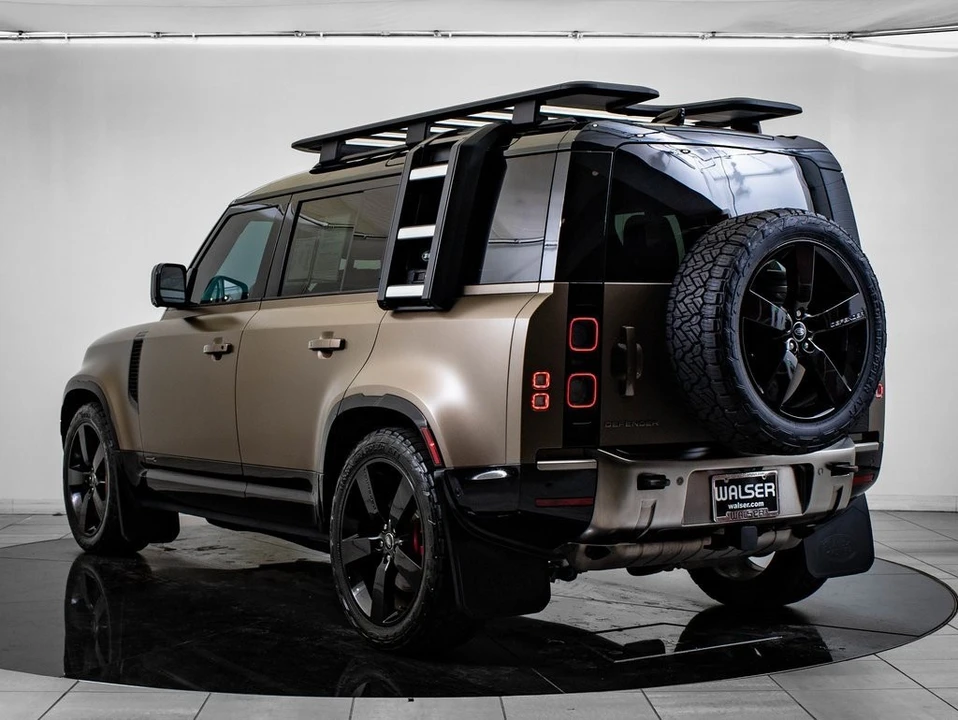 2021 Land Rover Defender 110 - Image 11 of 21