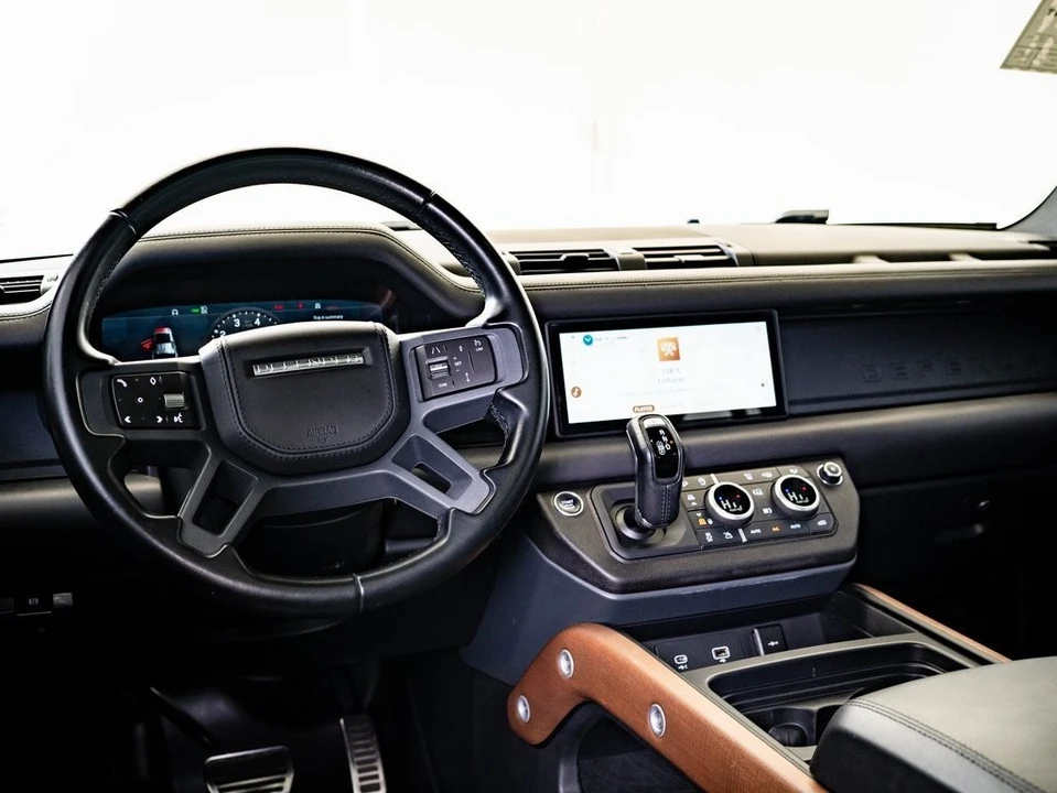 2021 Land Rover Defender 110 - Image 4 of 21