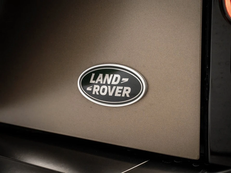 2021 Land Rover Defender 110 - Image 17 of 21