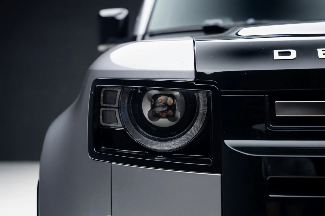 2021 Land Rover Defender 110 - Image 8 of 12
