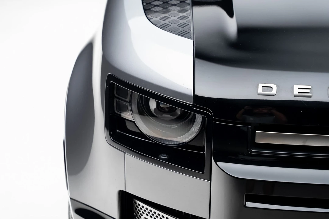 2021 Land Rover Defender 110 - Image 11 of 12