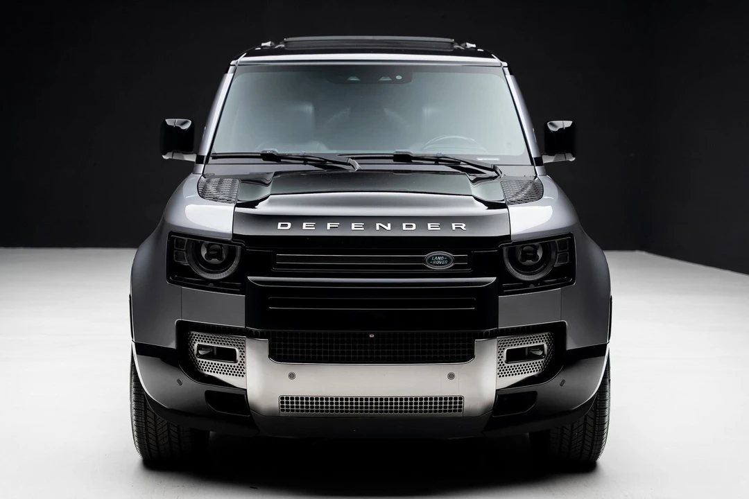 2021 Land Rover Defender 110 - Image 6 of 12