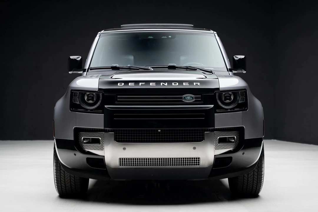 2021 Land Rover Defender 110 - Image 7 of 12