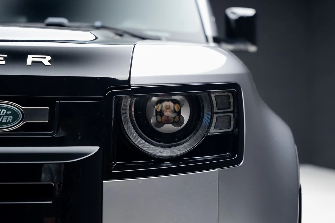2021 Land Rover Defender 110 - Image 9 of 12