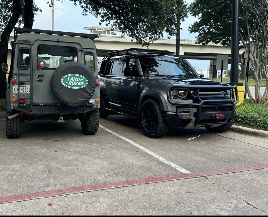 2021 Land Rover Defender 110 - Image 14 of 21