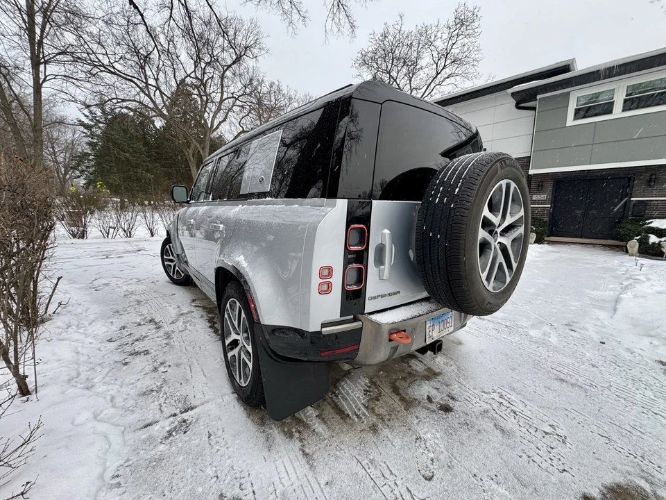 2021 Land Rover Defender 110 - Image 9 of 21