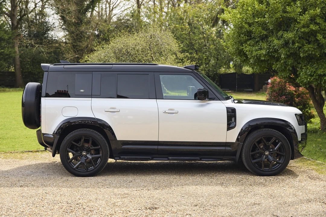 2021 Land Rover Defender L663 - Image 8 of 31