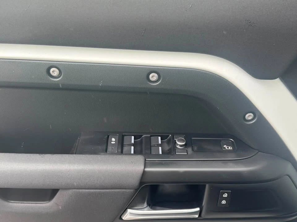 2021 Land Rover Defender L663 - Image 13 of 18