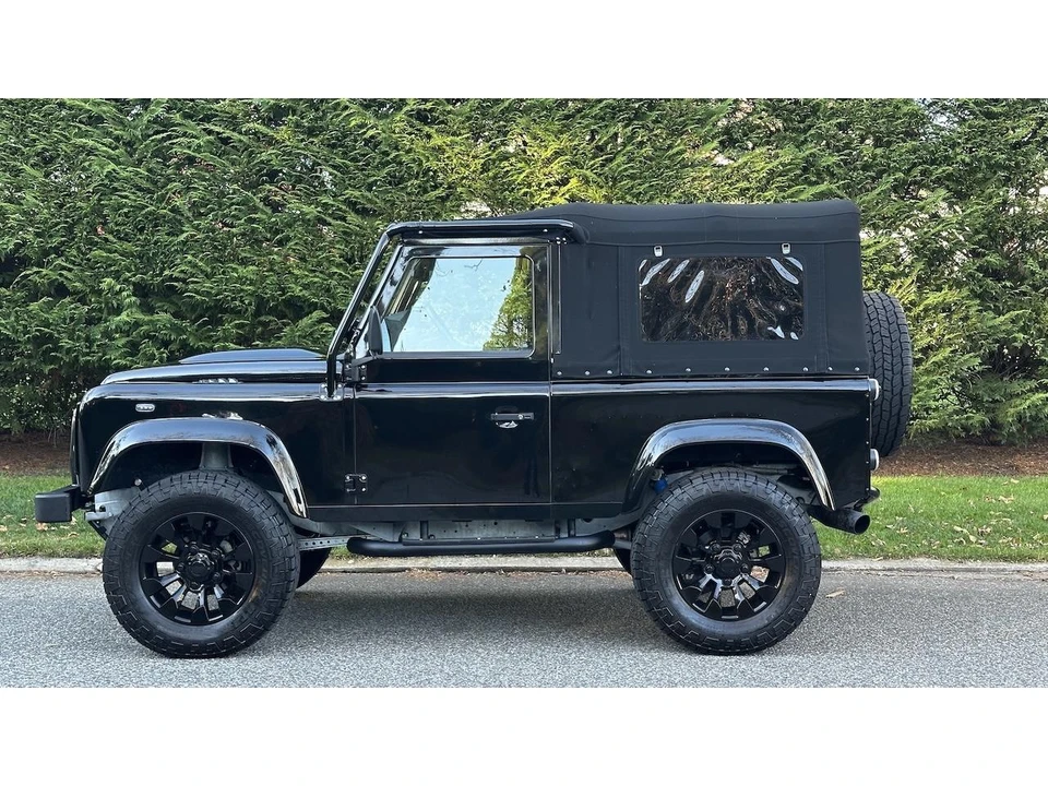 2021 Land Rover Defender L663 - Image 4 of 31