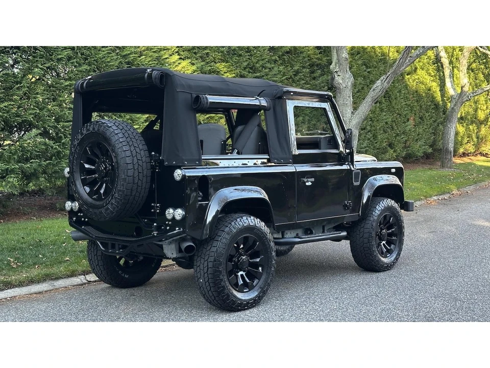 2021 Land Rover Defender L663 - Image 14 of 31