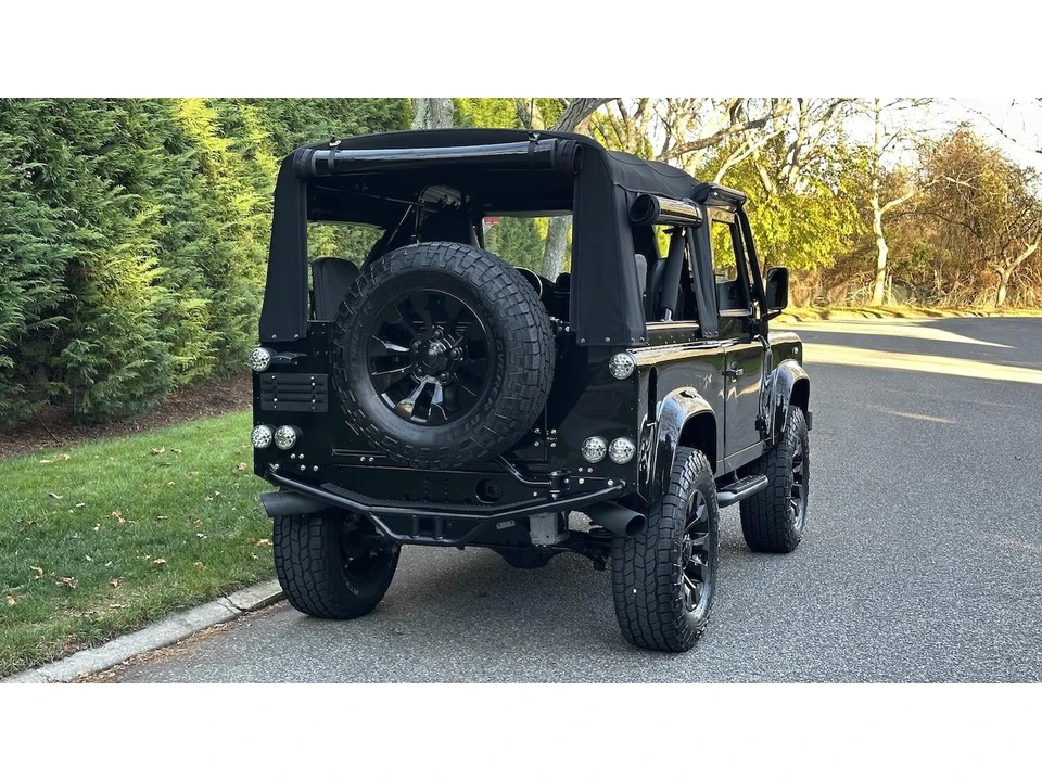 2021 Land Rover Defender L663 - Image 15 of 31