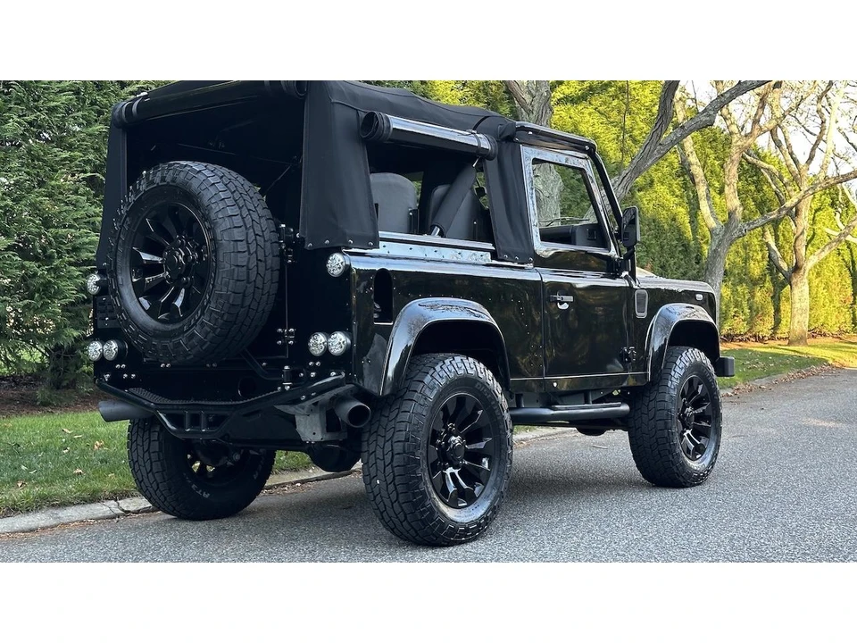 2021 Land Rover Defender L663 - Image 18 of 31