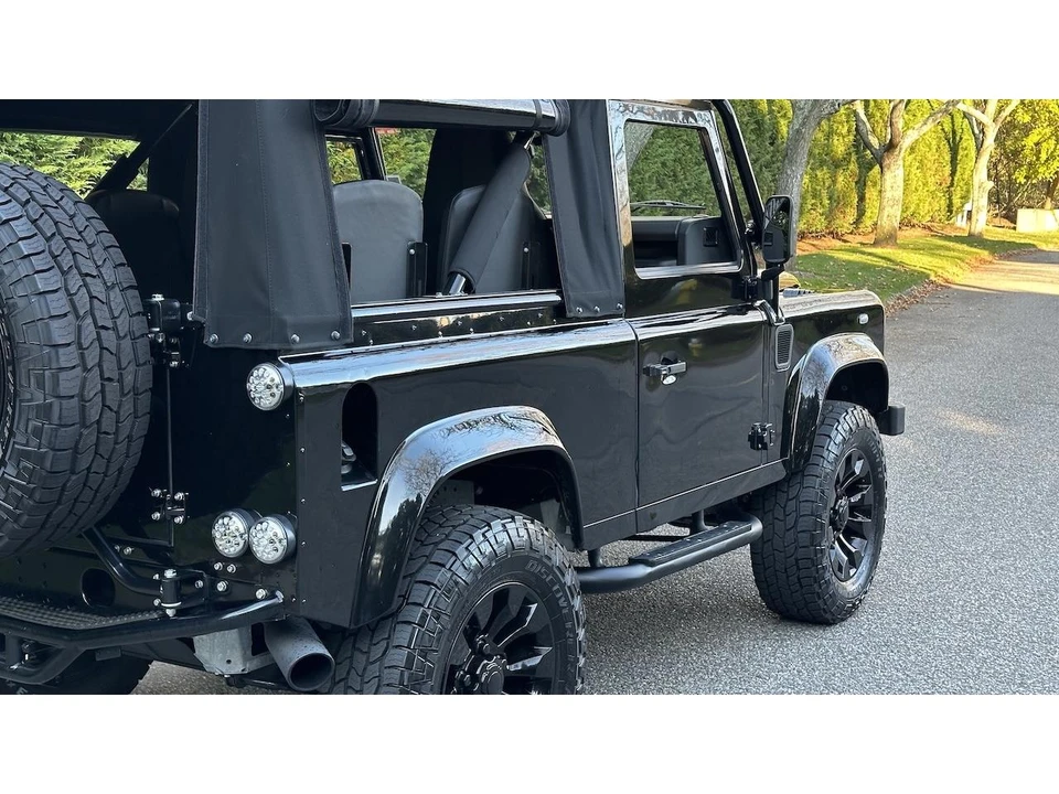 2021 Land Rover Defender L663 - Image 19 of 31