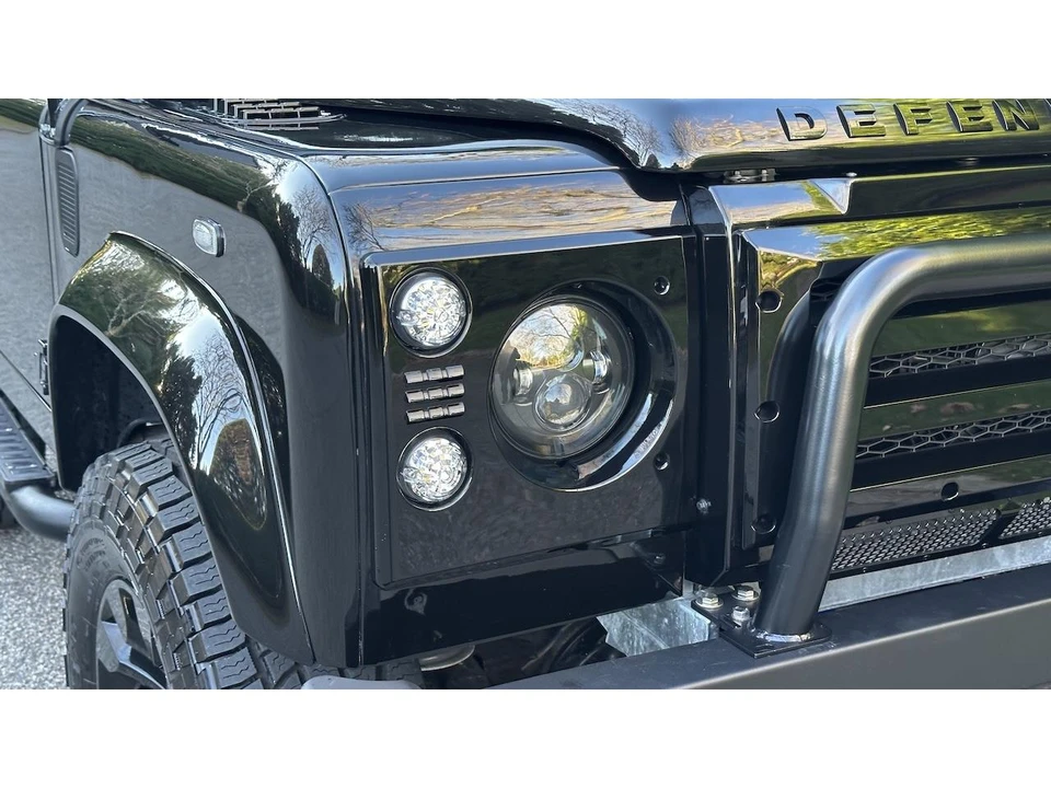 2021 Land Rover Defender L663 - Image 21 of 31