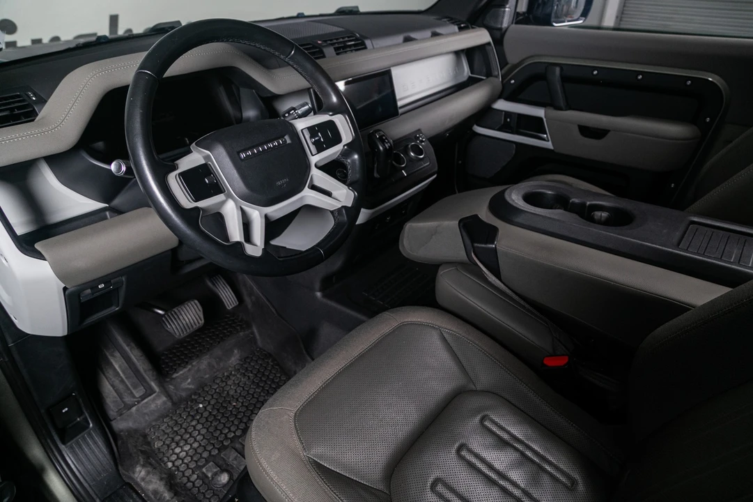 2021 Land Rover Defender 90 - Image 6 of 21