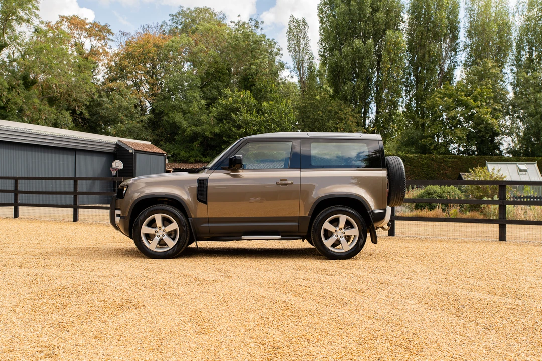 2021 Land Rover Defender L663 - Image 8 of 31
