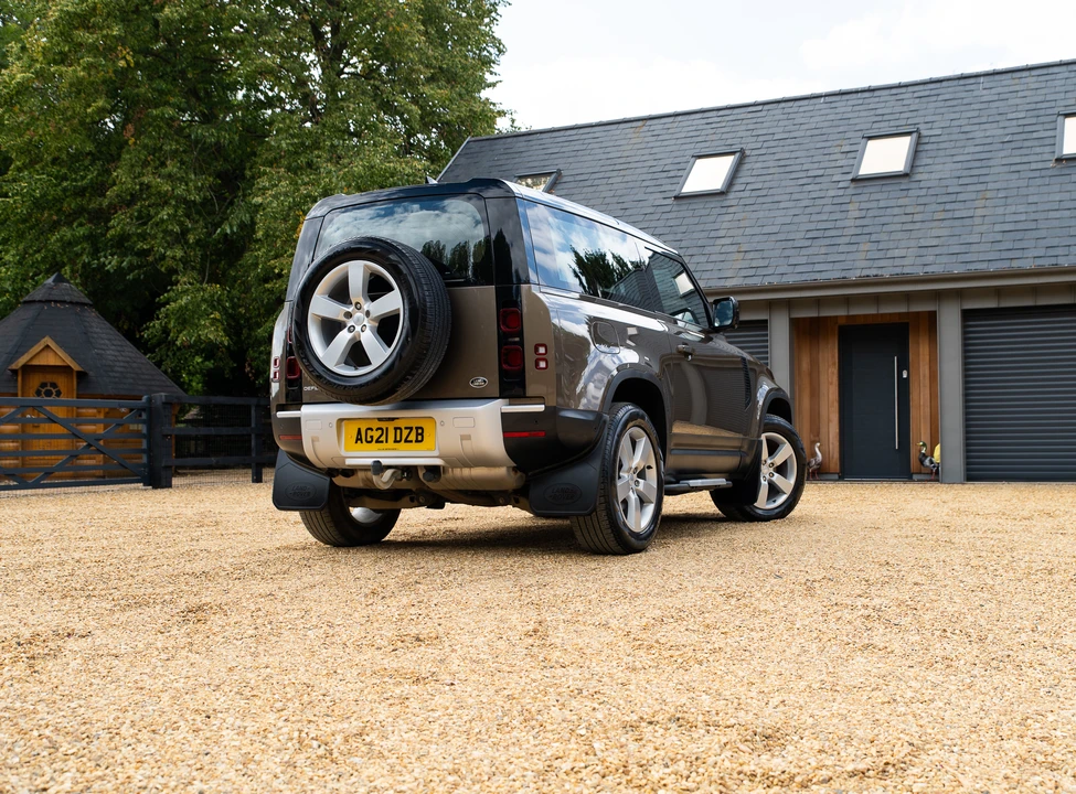 2021 Land Rover Defender L663 - Image 5 of 31