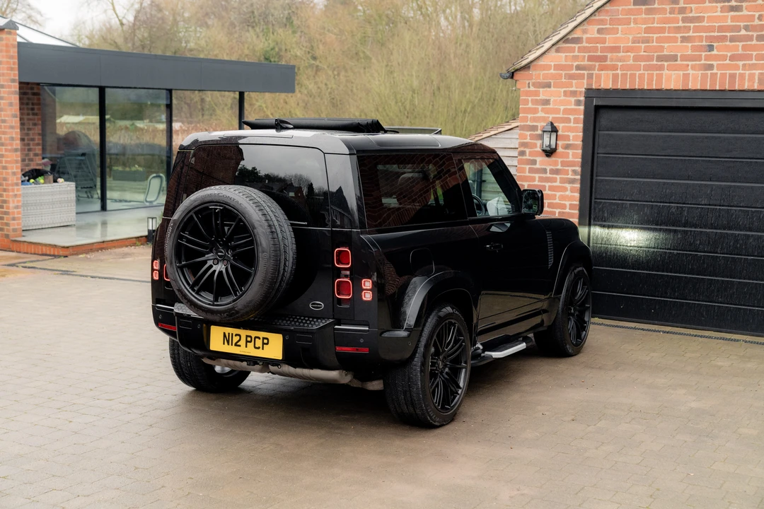 2021 Land Rover Defender 90 - Image 15 of 31