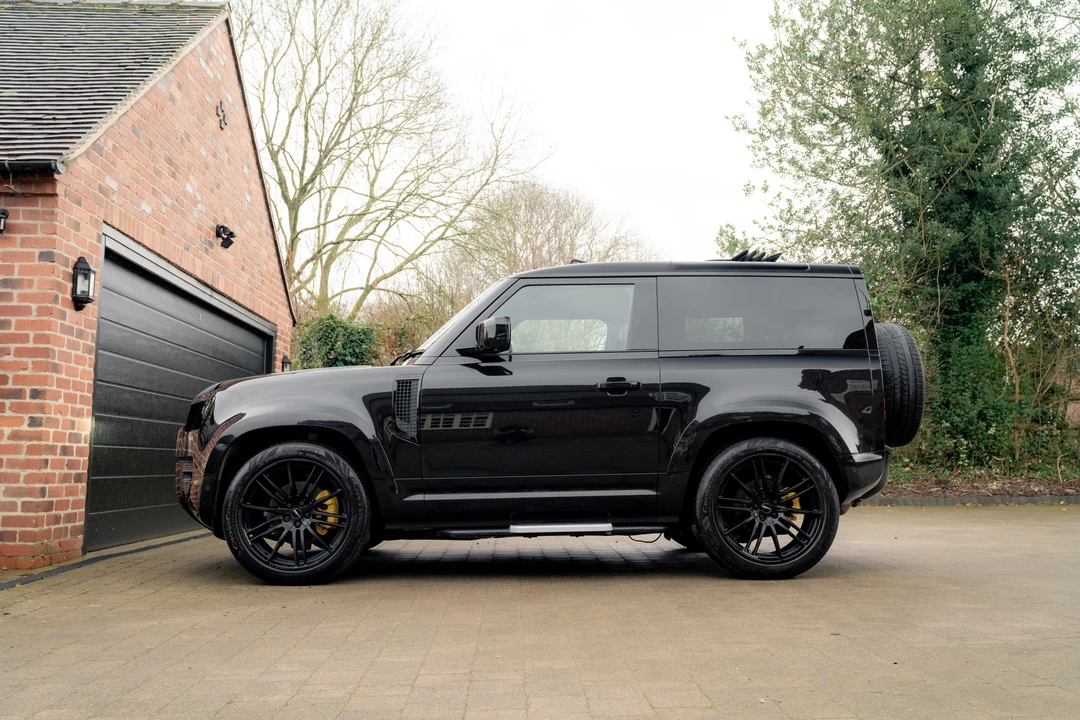 2021 Land Rover Defender 90 - Image 5 of 31