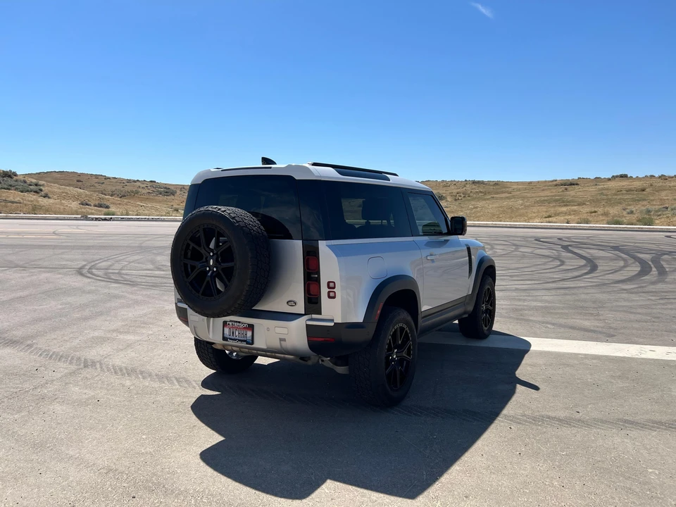 2021 Land Rover Defender 90 - Image 10 of 31