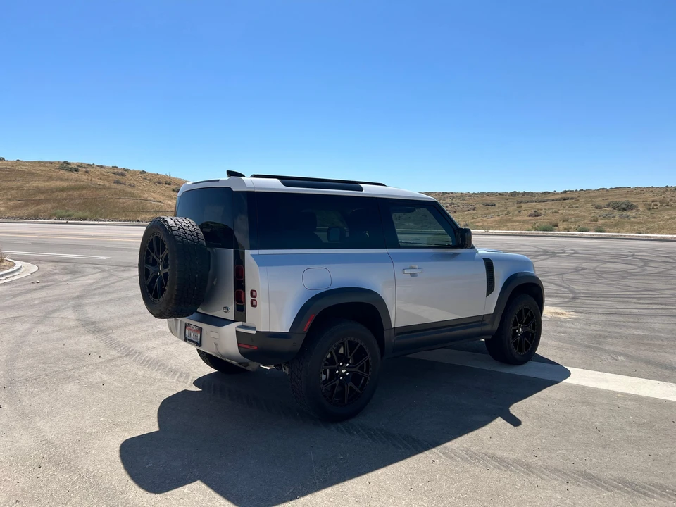 2021 Land Rover Defender 90 - Image 11 of 31
