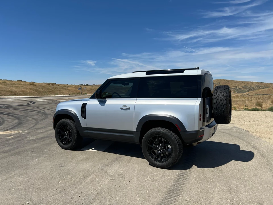 2021 Land Rover Defender 90 - Image 9 of 31