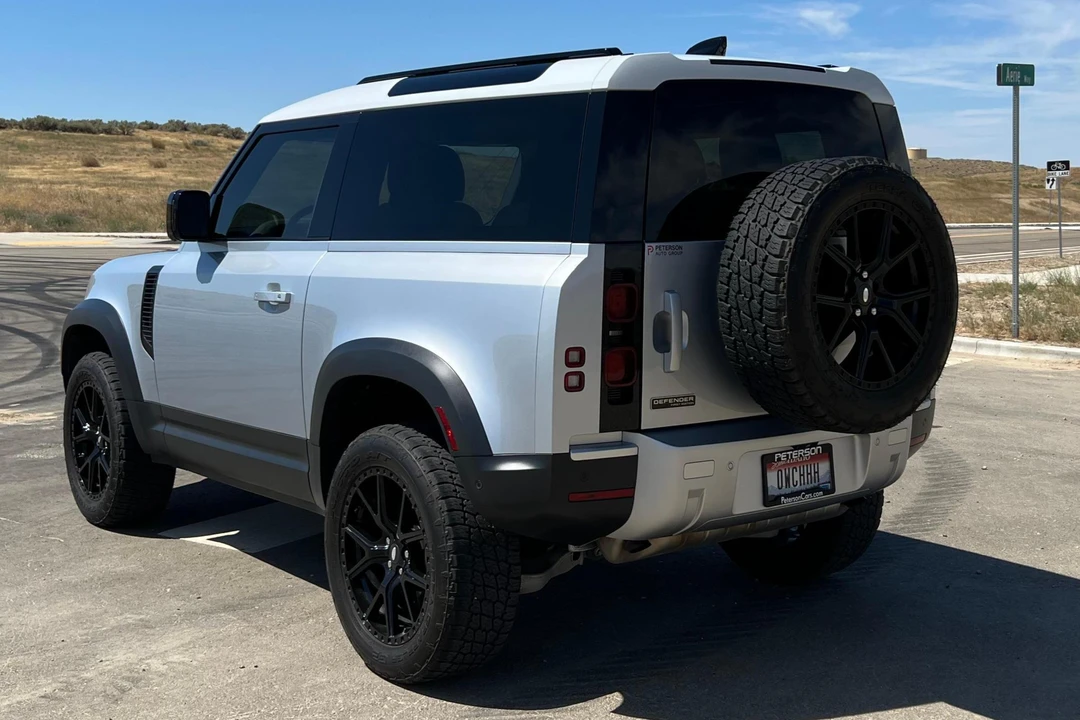 2021 Land Rover Defender 90 - Image 4 of 31