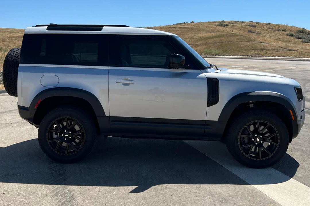 2021 Land Rover Defender 90 - Image 3 of 31