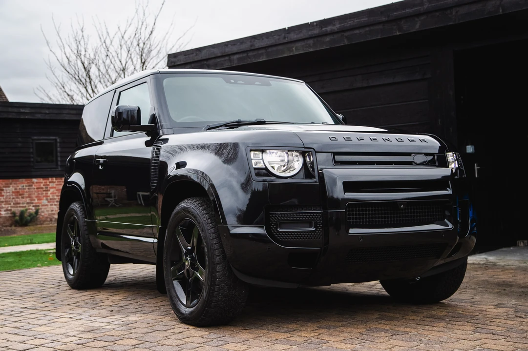 2020 Land Rover Defender 90 - Image 2 of 31
