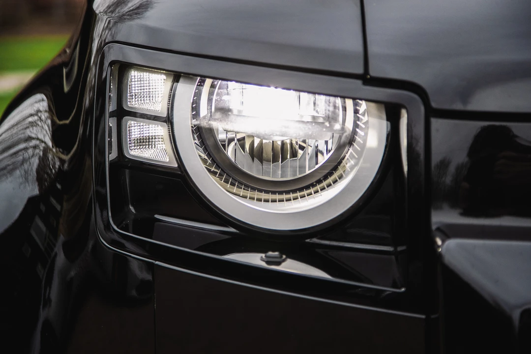 2020 Land Rover Defender 90 - Image 18 of 31