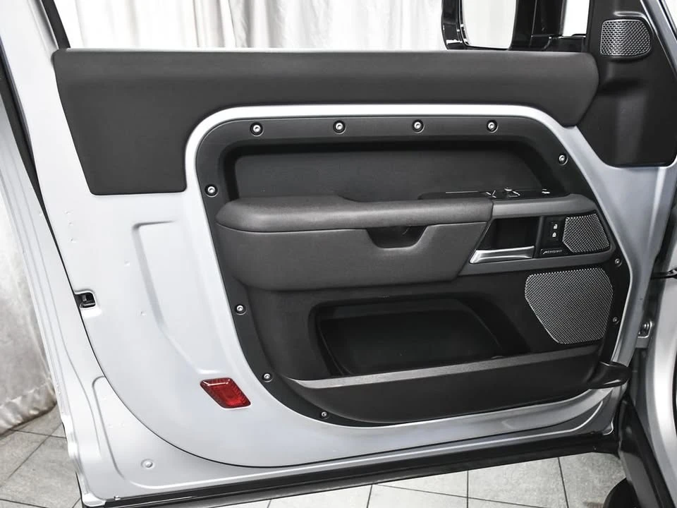 2021 Land Rover Defender L663 - Image 8 of 20
