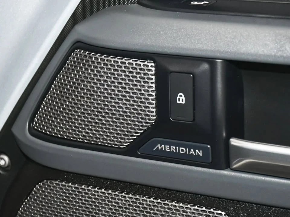 2021 Land Rover Defender L663 - Image 15 of 20