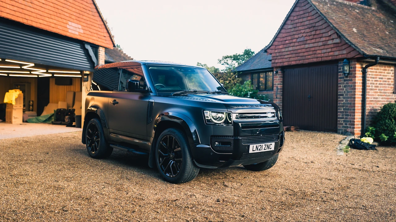2021 Land Rover Defender 90 - Image 10 of 31