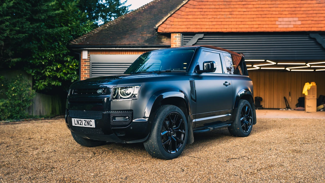 2021 Land Rover Defender 90 - Image 4 of 31
