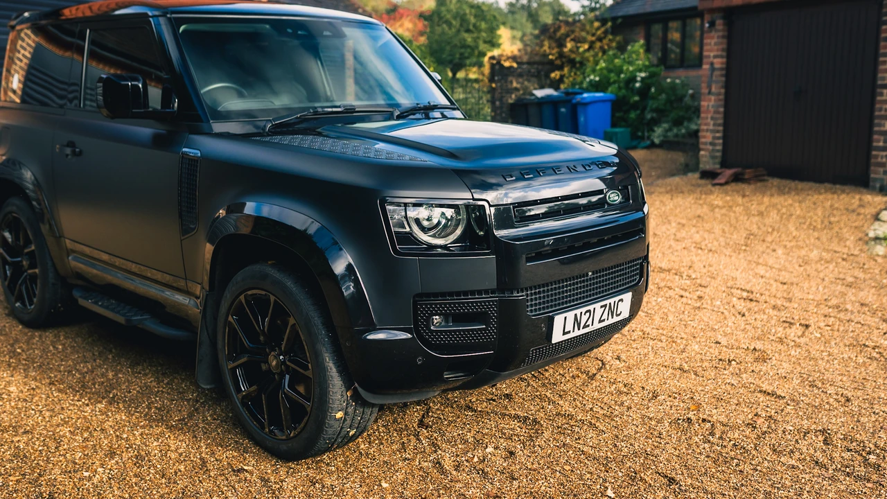 2021 Land Rover Defender 90 - Image 15 of 31