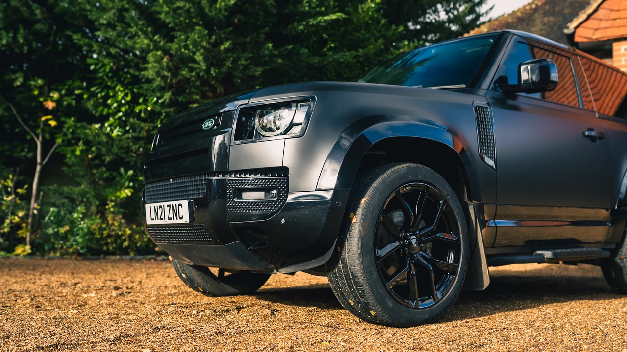 2021 Land Rover Defender 90 - Image 16 of 31