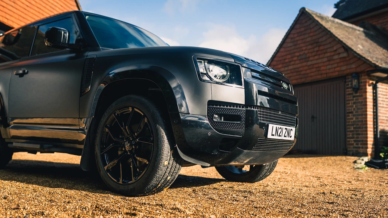 2021 Land Rover Defender 90 - Image 17 of 31