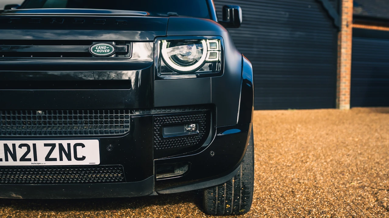 2021 Land Rover Defender 90 - Image 18 of 31