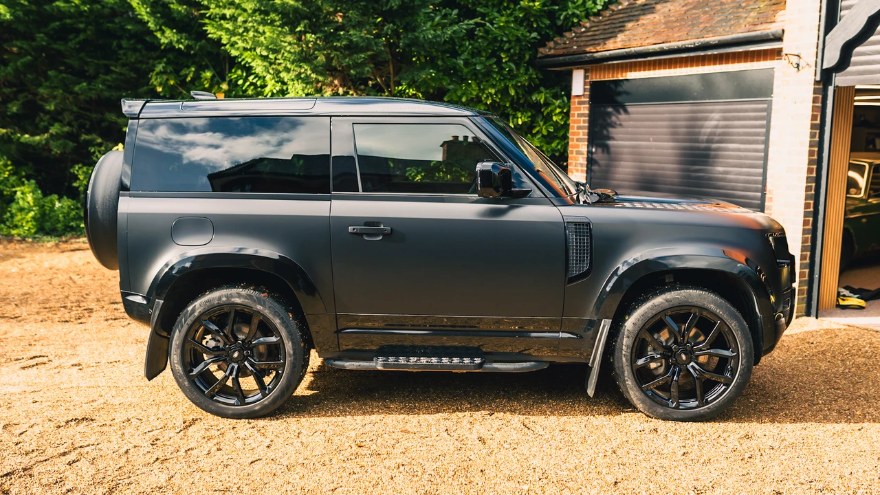 2021 Land Rover Defender 90 - Image 9 of 31
