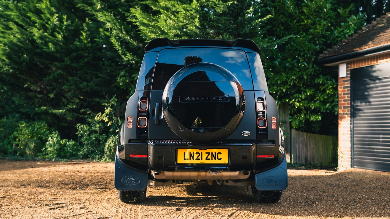 2021 Land Rover Defender 90 - Image 7 of 31