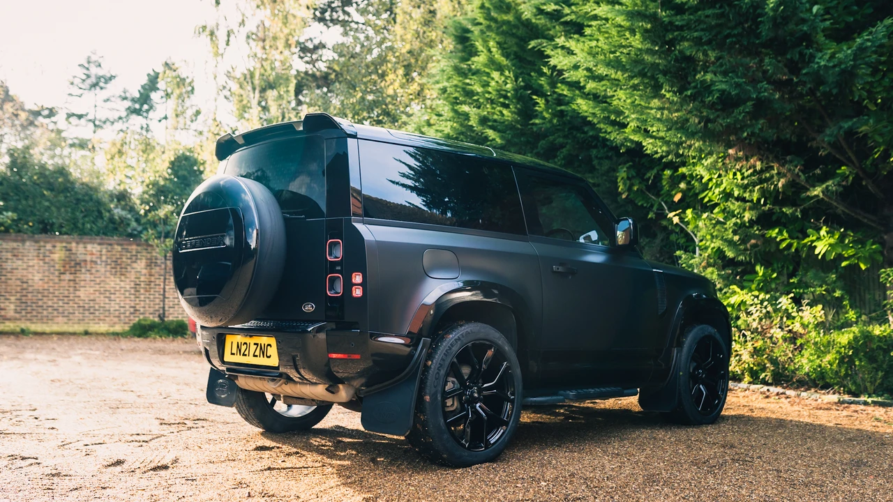 2021 Land Rover Defender 90 - Image 8 of 31