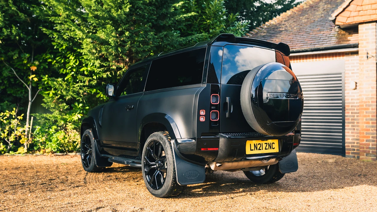 2021 Land Rover Defender 90 - Image 6 of 31