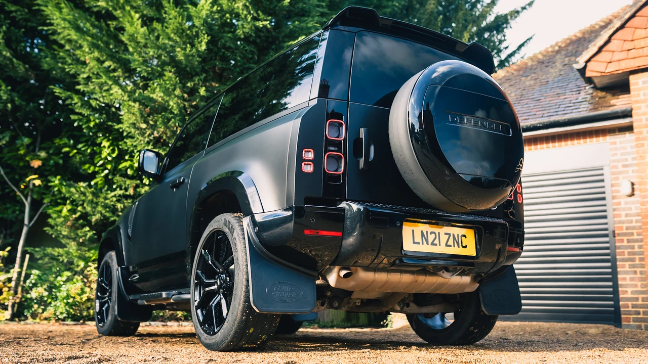 2021 Land Rover Defender 90 - Image 13 of 31