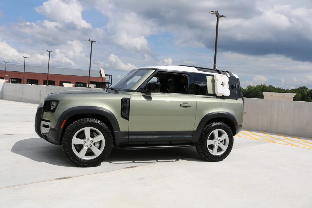 2021 Land Rover Defender L663 - Image 17 of 31