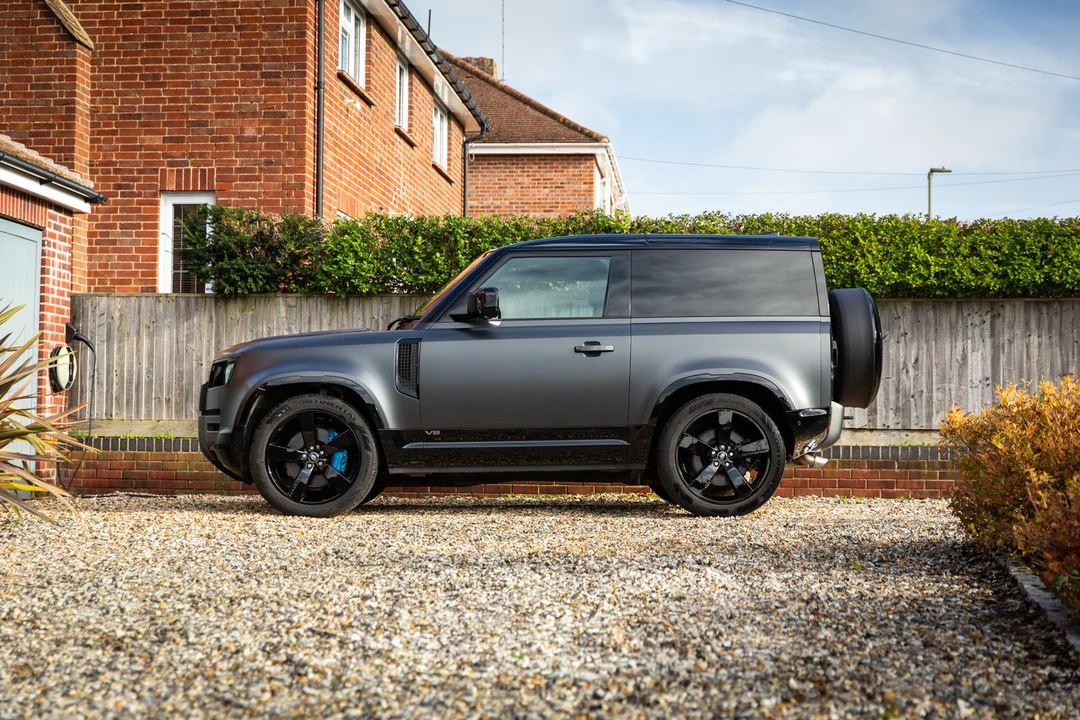 2021 Land Rover Defender 90 - Image 17 of 31