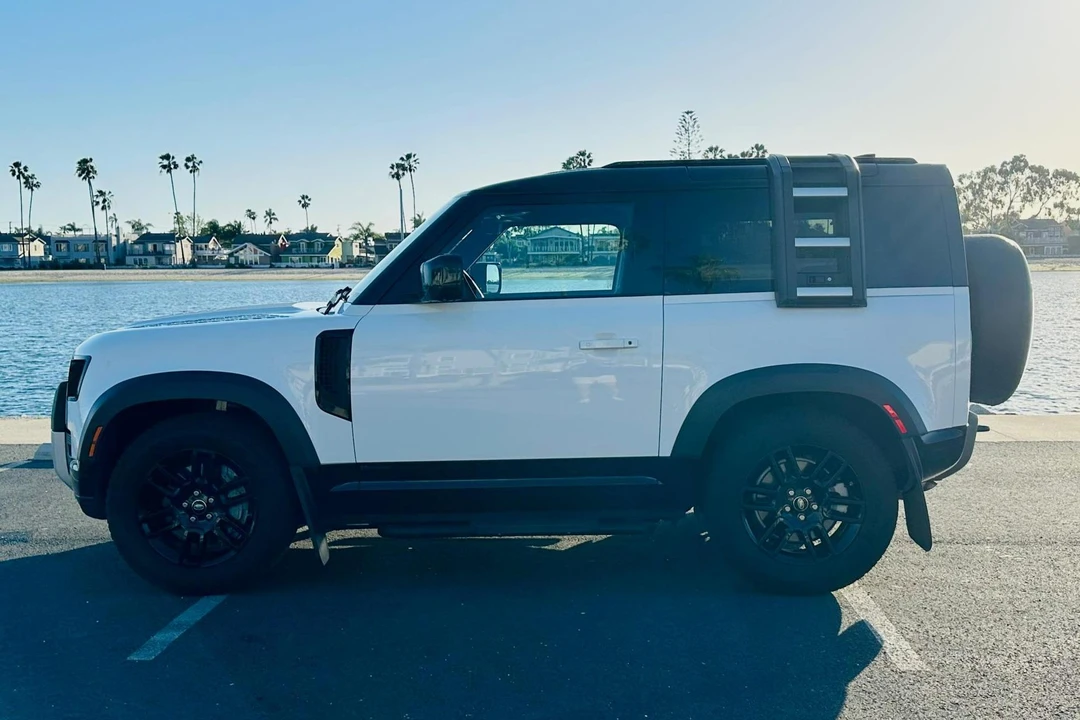 2021 Land Rover Defender L663 - Image 3 of 31