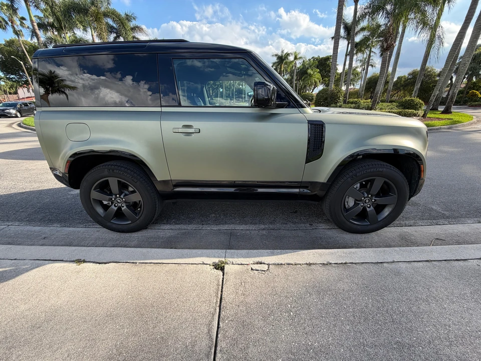 2021 Land Rover Defender 90 - Image 15 of 31