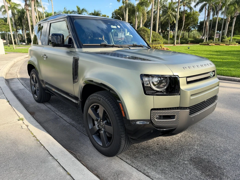 2021 Land Rover Defender 90 - Image 17 of 31