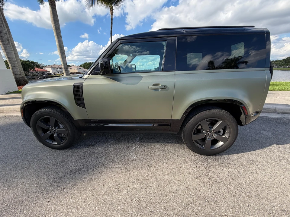 2021 Land Rover Defender 90 - Image 9 of 31