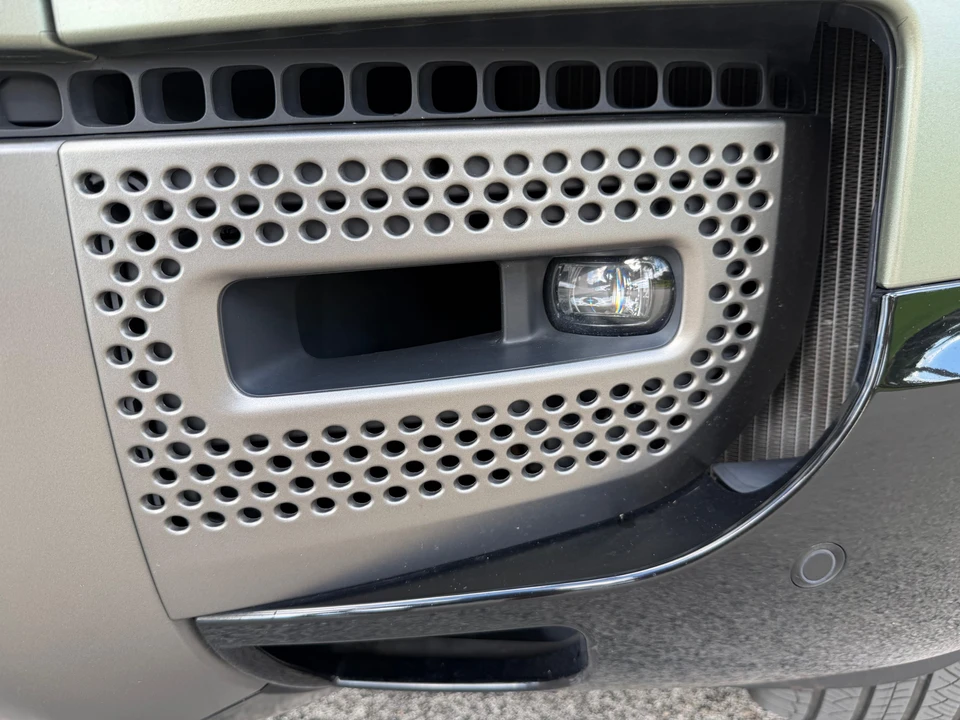 2021 Land Rover Defender 90 - Image 23 of 31